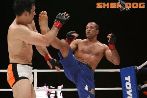 Royce Gracie (blue trunks) vs. Kazushi Sakuraba